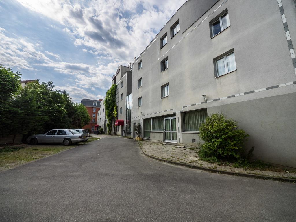 Milton Hotel Neuilly-Plaisance Esterno foto