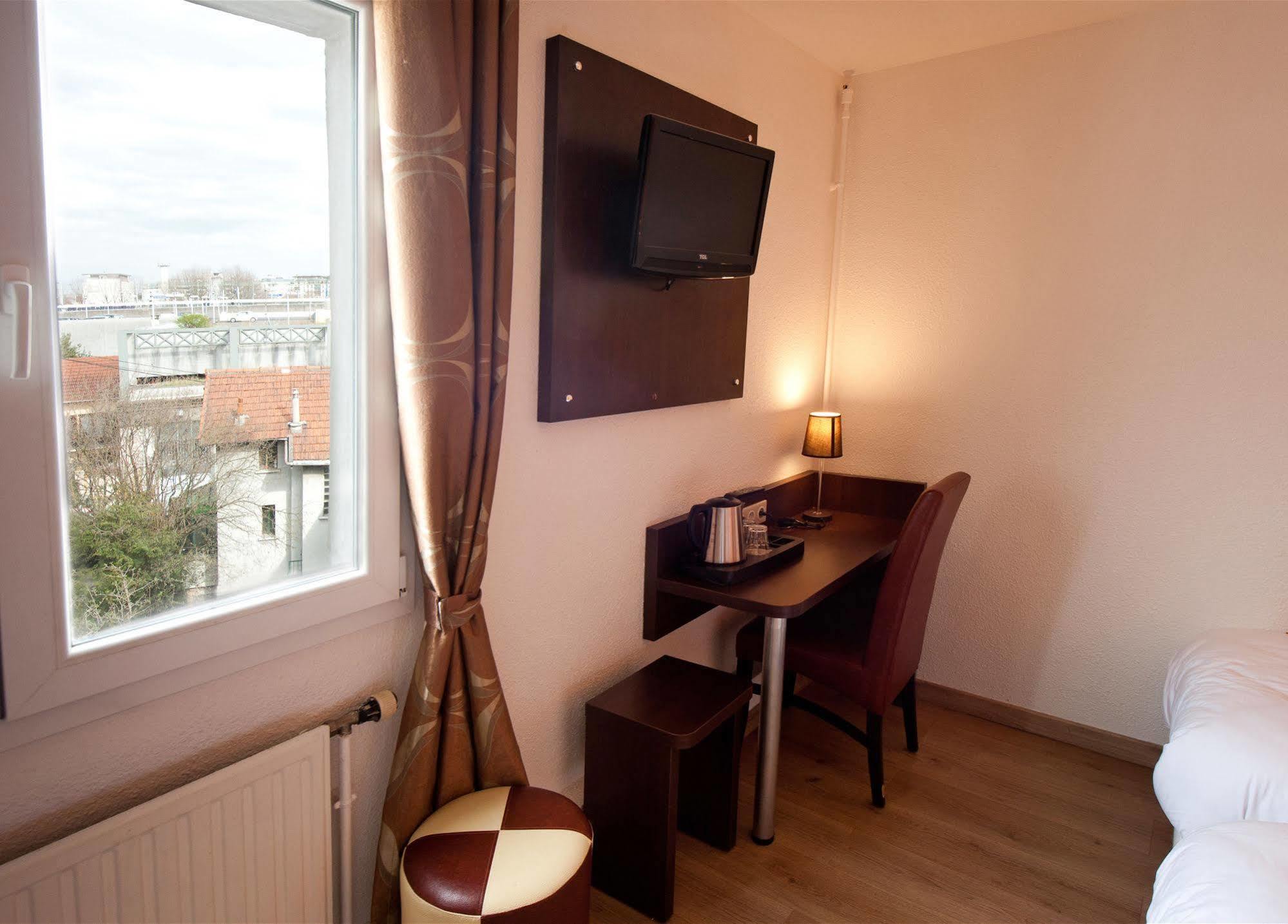 Milton Hotel Neuilly-Plaisance Esterno foto